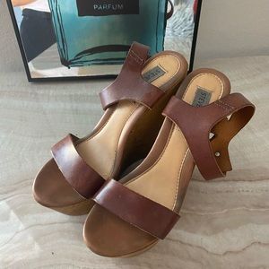 Steve Madden platform sandals